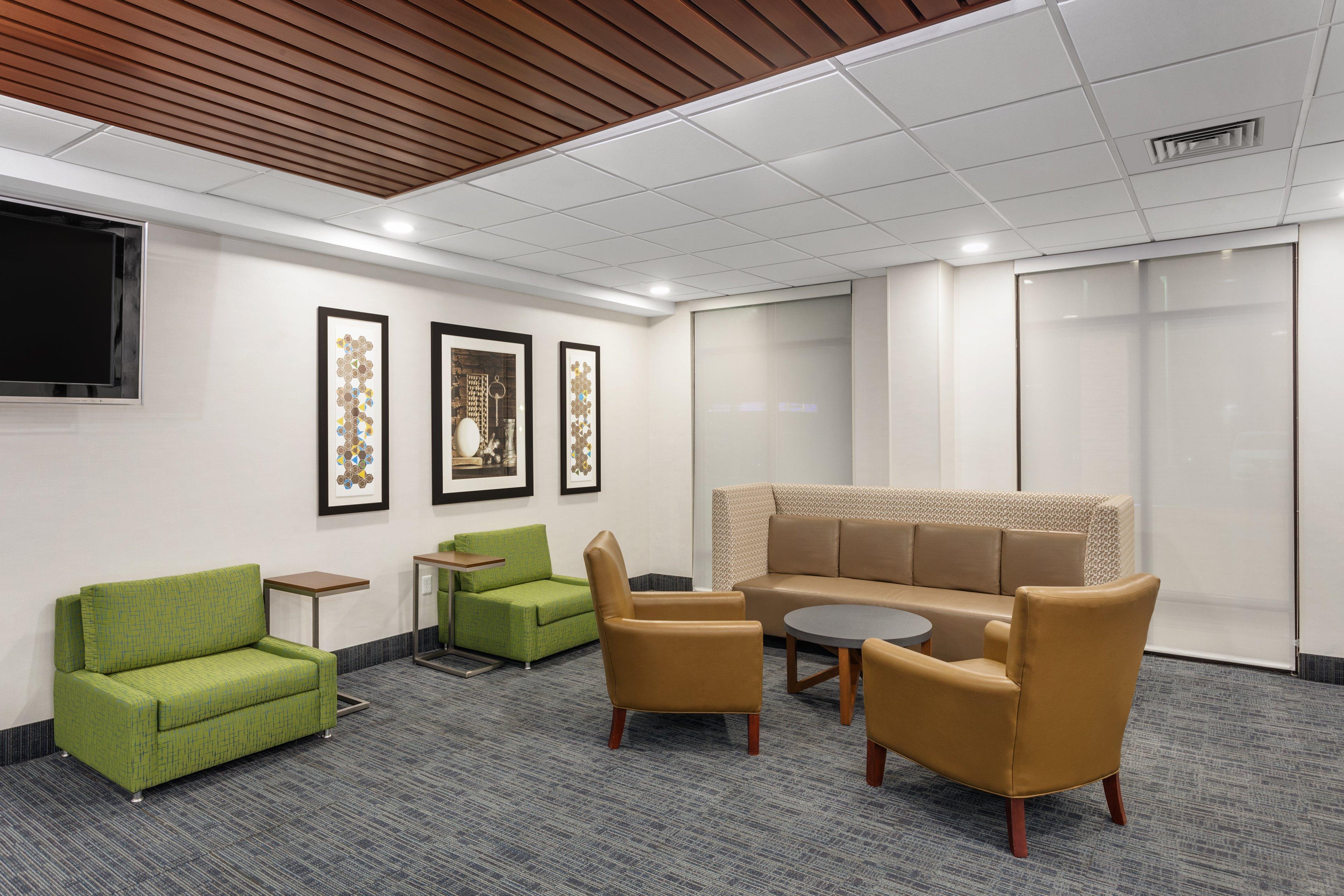 Holiday Inn Express Hotel & Suites Providence-Woonsocket By Ihg Exterior photo