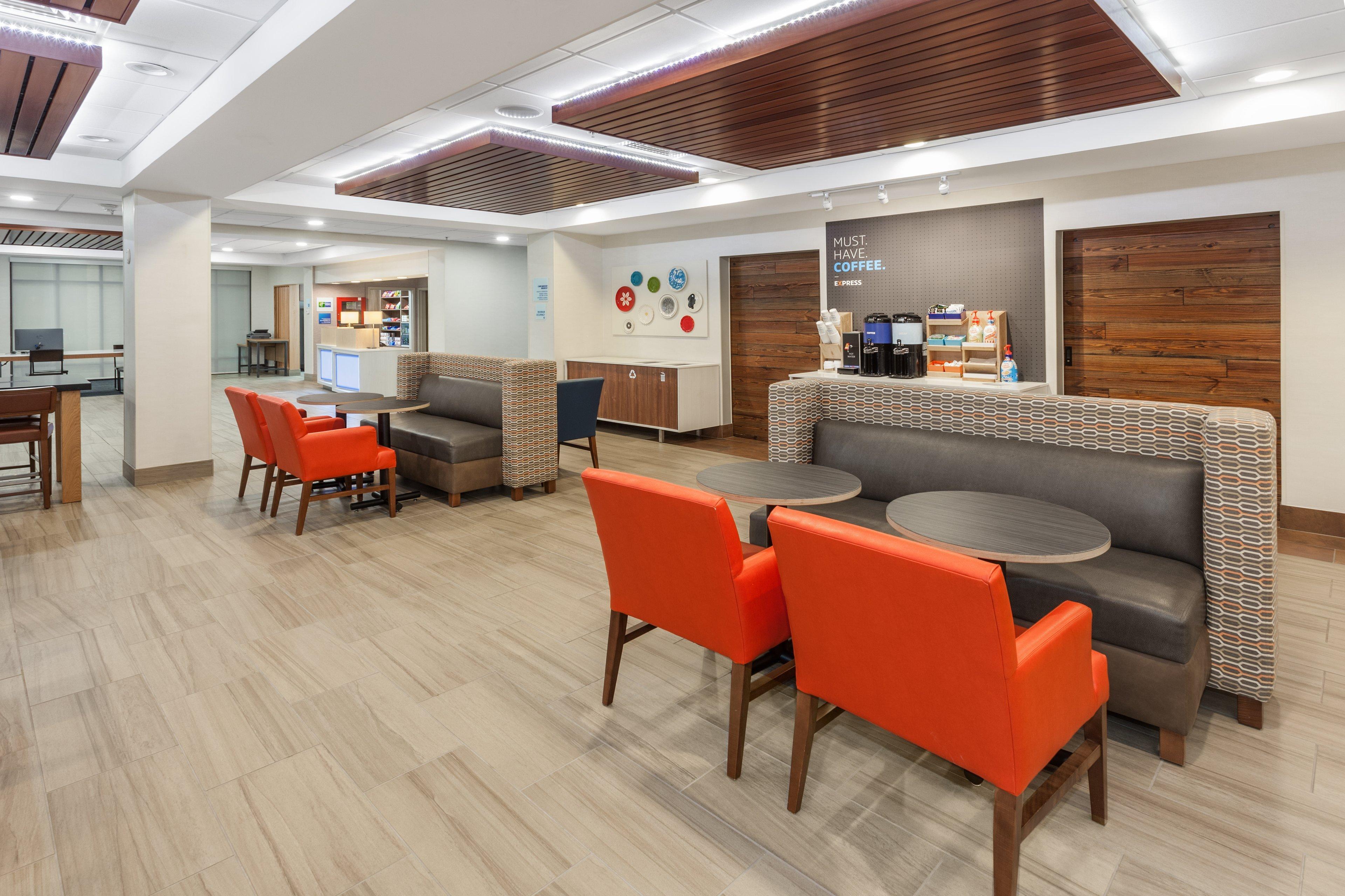 Holiday Inn Express Hotel & Suites Providence-Woonsocket By Ihg Exterior photo