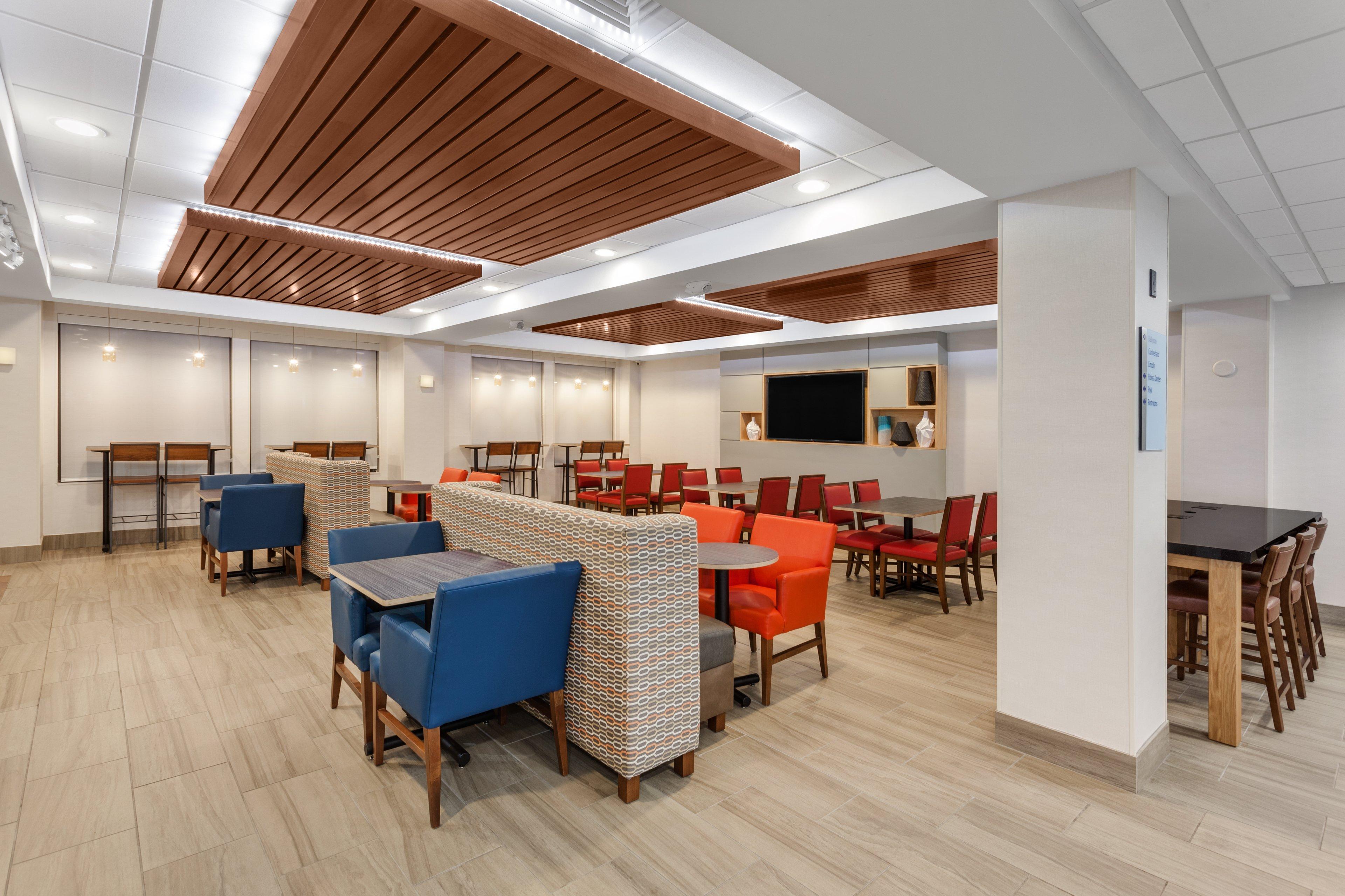 Holiday Inn Express Hotel & Suites Providence-Woonsocket By Ihg Exterior photo