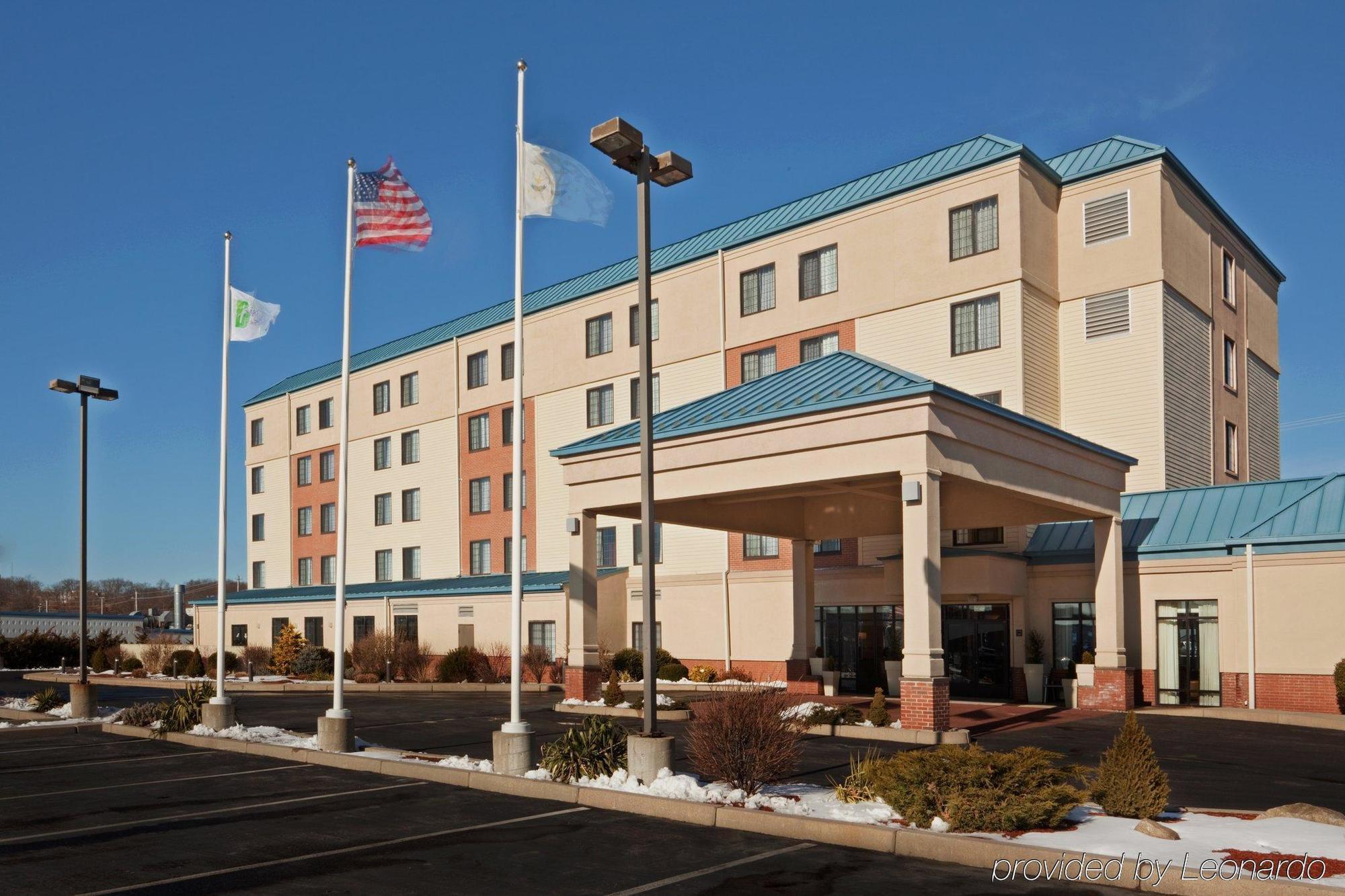 Holiday Inn Express Hotel & Suites Providence-Woonsocket By Ihg Exterior photo