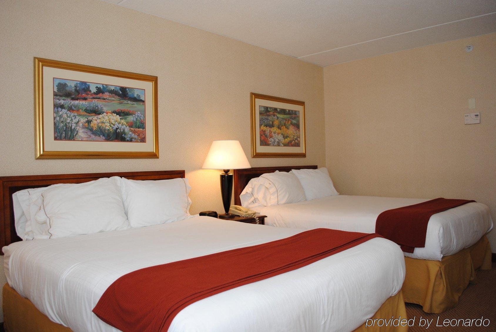 Holiday Inn Express Hotel & Suites Providence-Woonsocket By Ihg Room photo