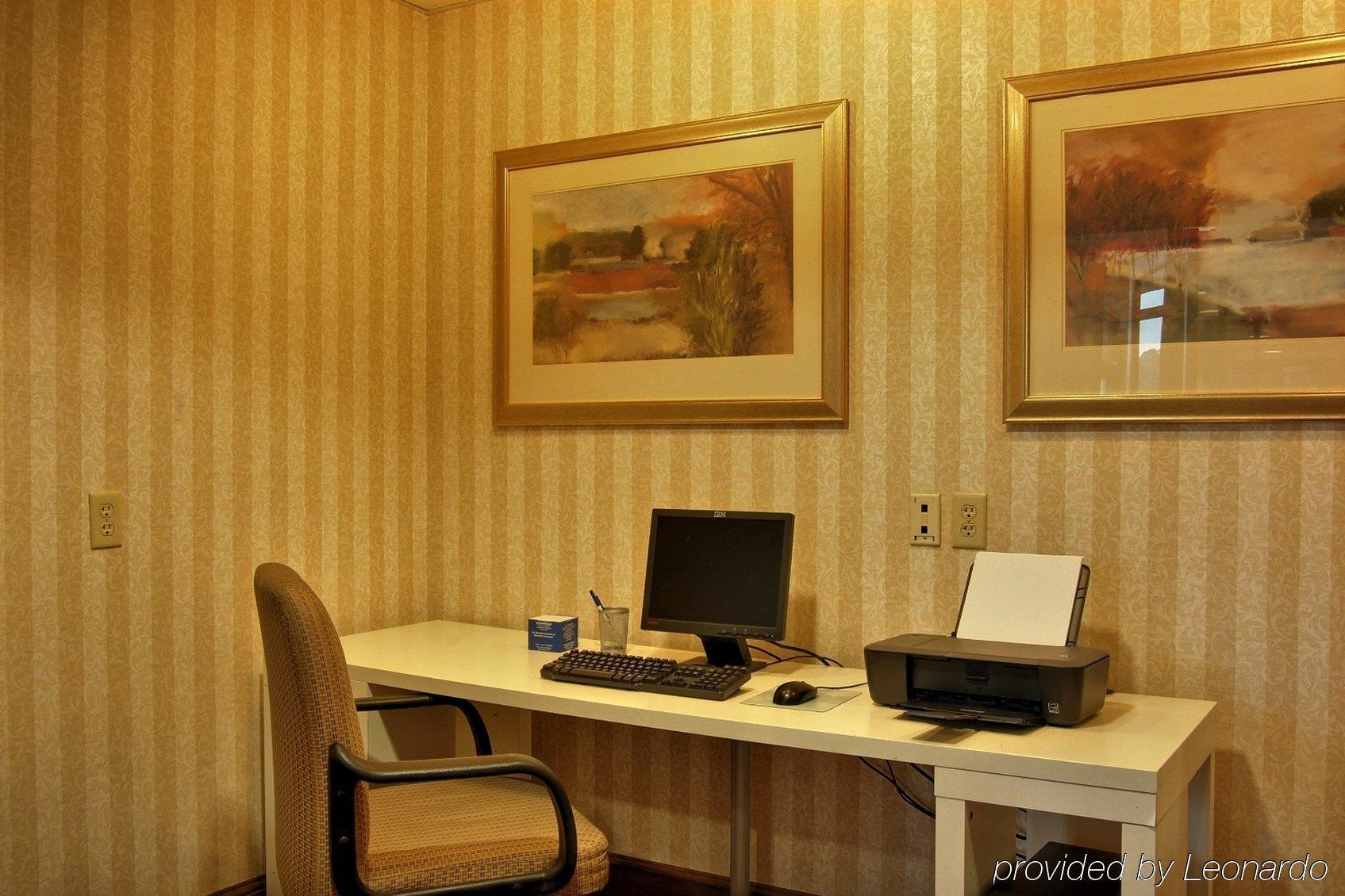 Holiday Inn Express Hotel & Suites Providence-Woonsocket By Ihg Business photo