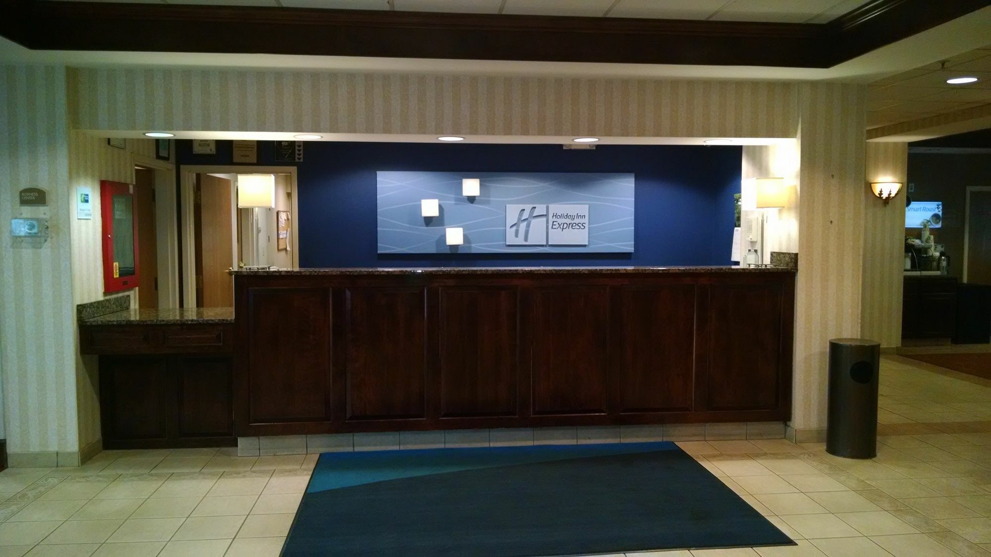 Holiday Inn Express Hotel & Suites Providence-Woonsocket By Ihg Exterior photo